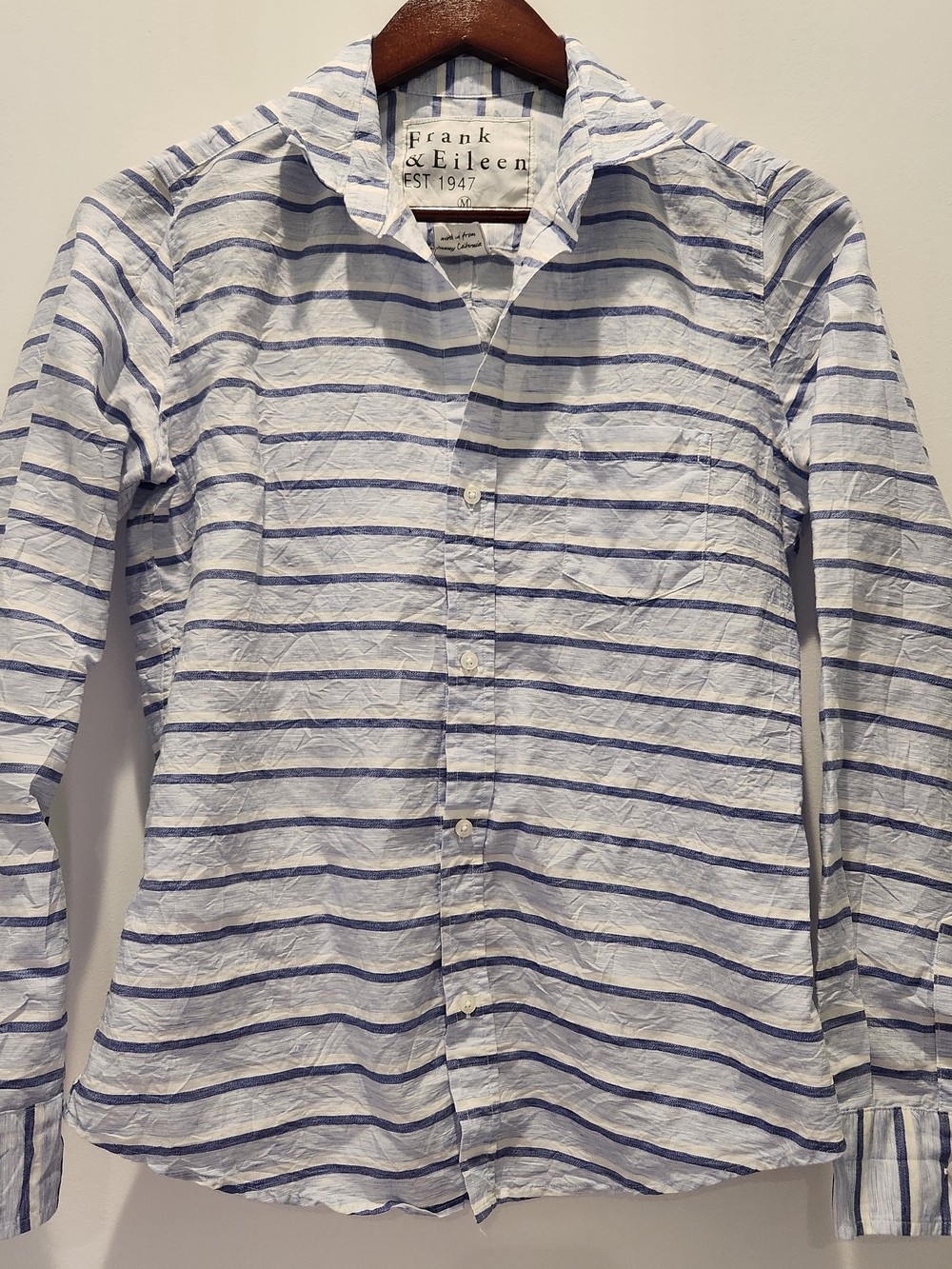 Frank & Eileen Women's Barry White and Blue Striped Cotton Button-Down Shirt M